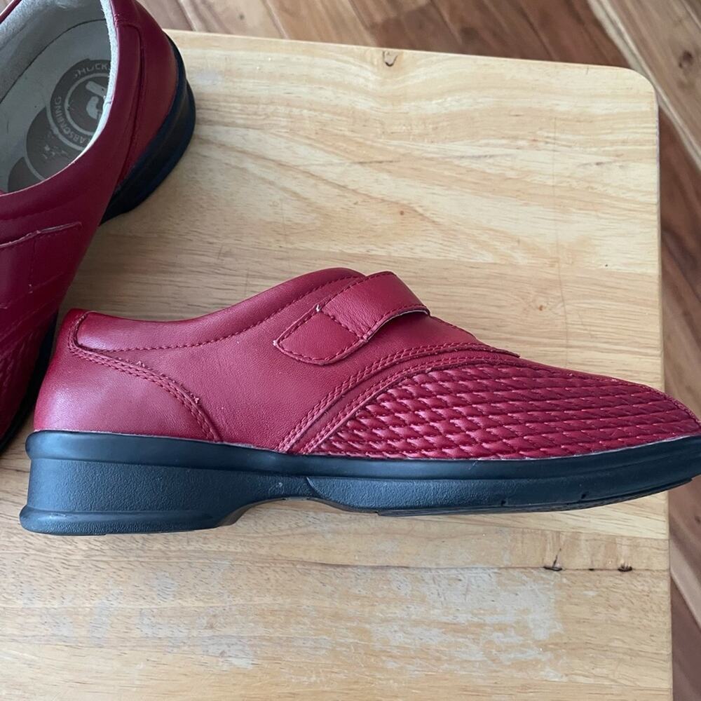 Propet shoes - Picture 6 of 9